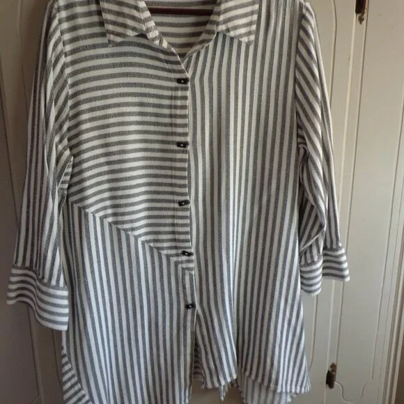 NWOT Soft Surroundings Striped Asymmetrical Tunic L Black/White Button Closure - Picture 1 of 16